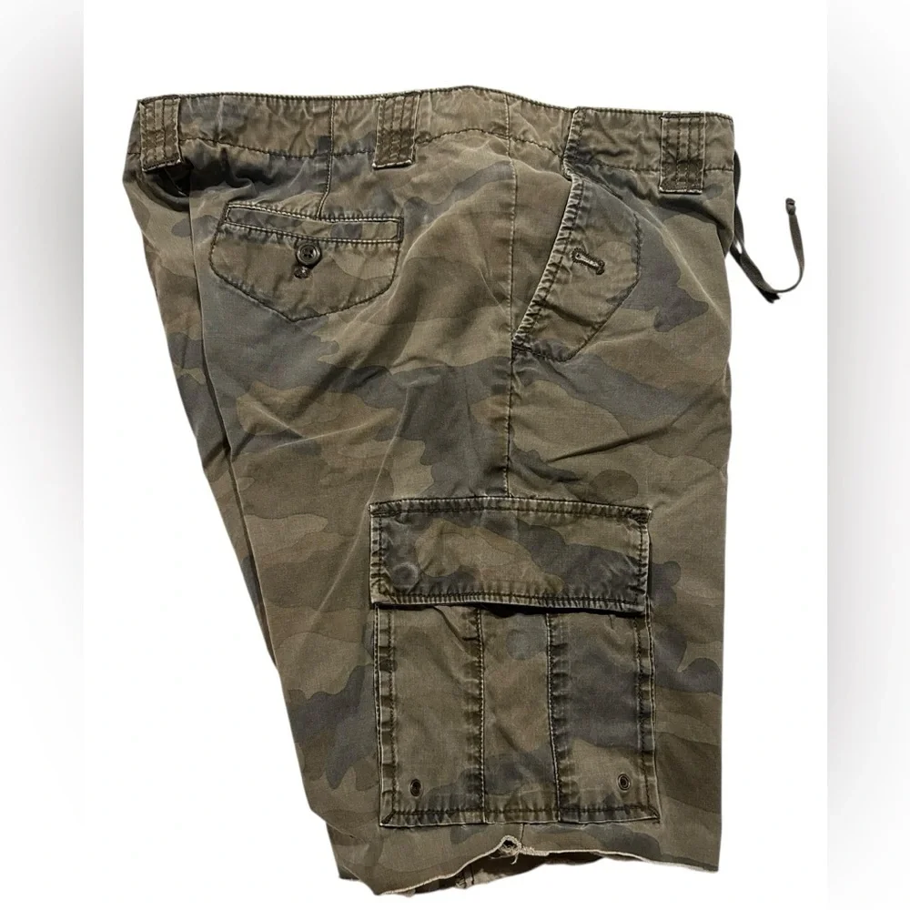 J. Crew Camo Camouflage Print Cargo Shorts Men’s Women's Size 4 inseam 10”